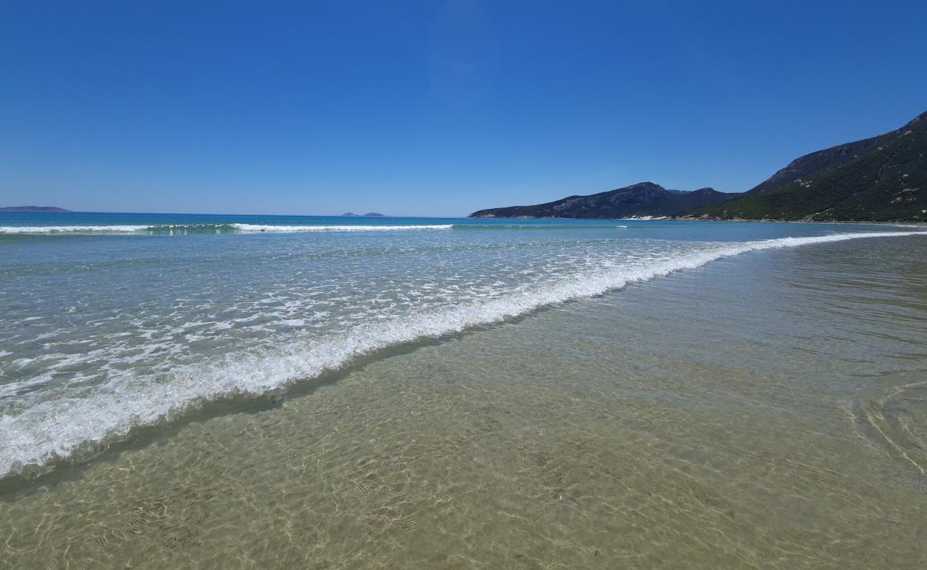 Foto af Oberon Bay Beach med lys sand overflade