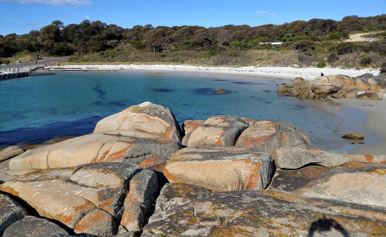 Foto af Beerbarrel Beach med lys fint sand overflade