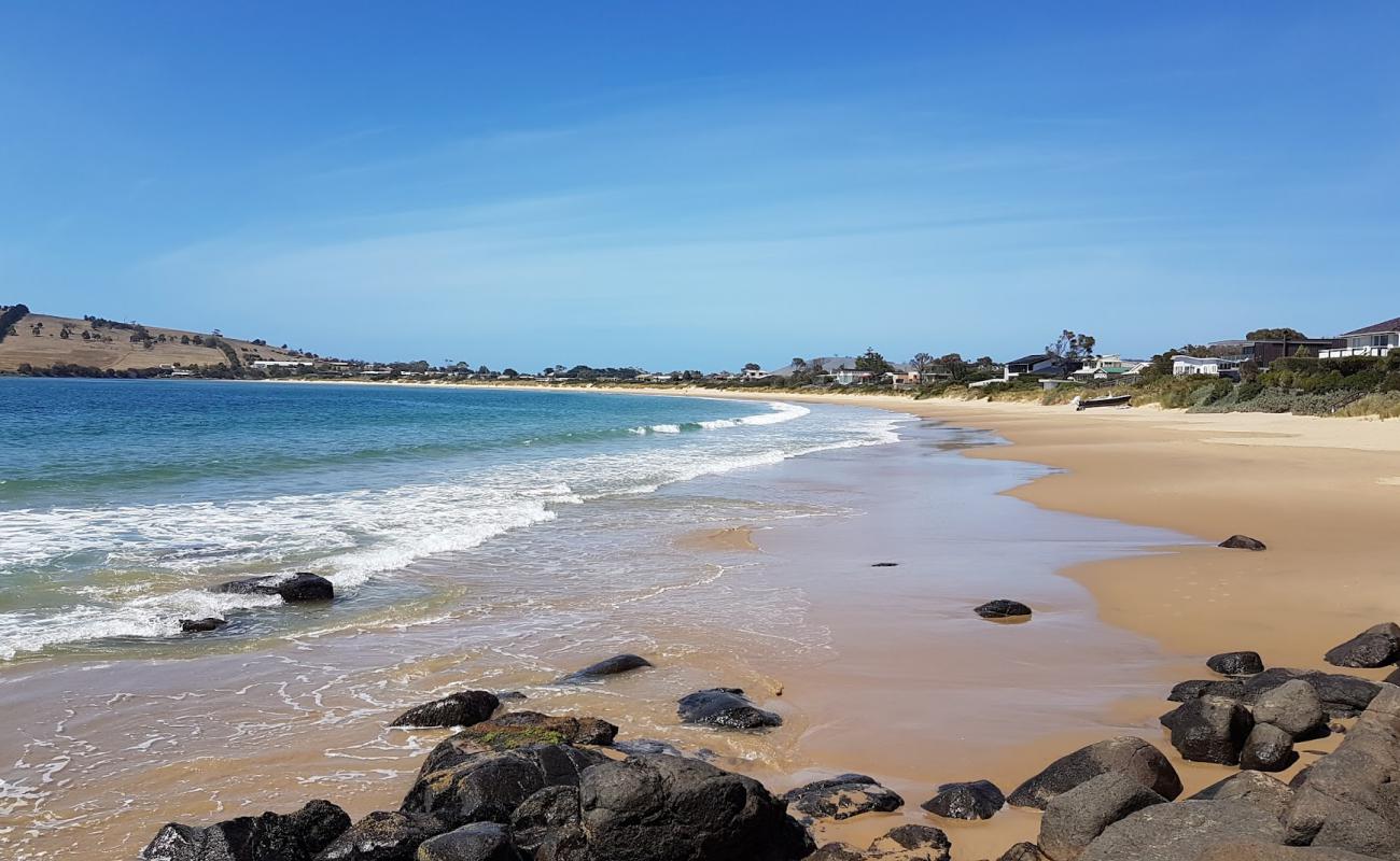 Foto af Cremorne Beach med lys sand overflade