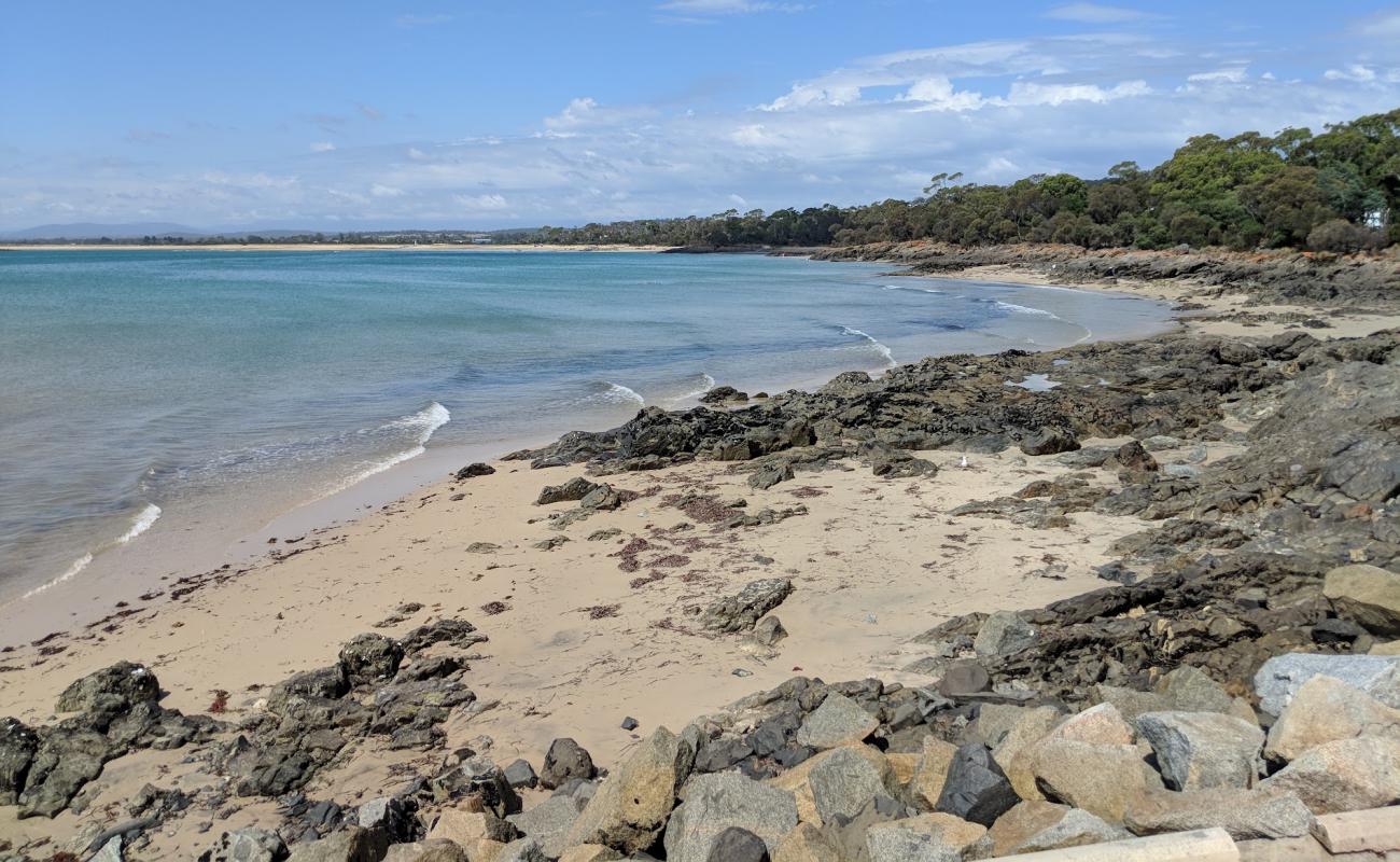 Foto af Eastmans Beach med lys sand overflade