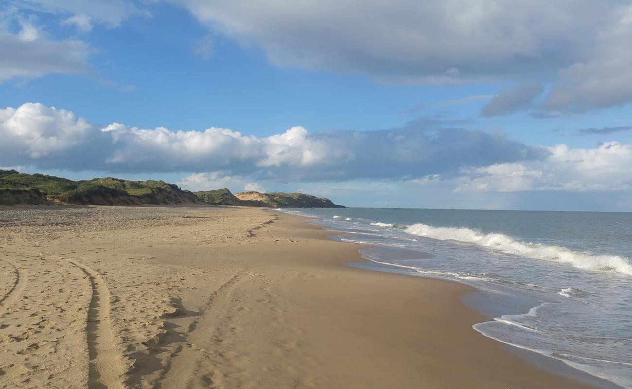 Foto af Kilpatrick Beach med lys sand overflade