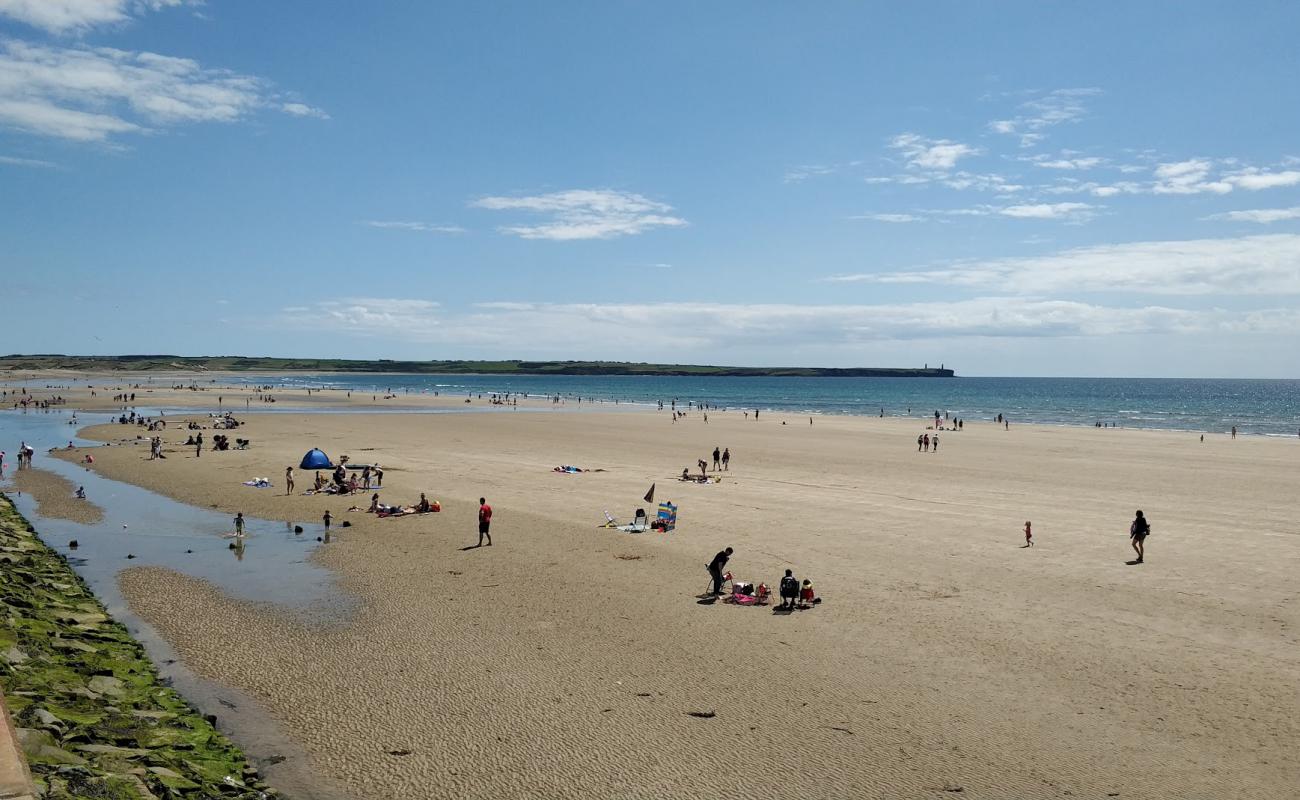 Foto af Tramore Beach med let sand og småsten overflade