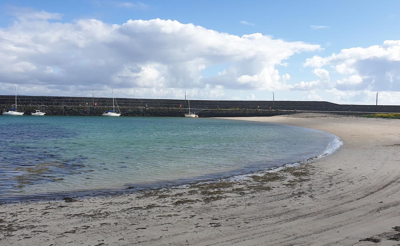 Foto af Gleninagh Beach med lys sand overflade