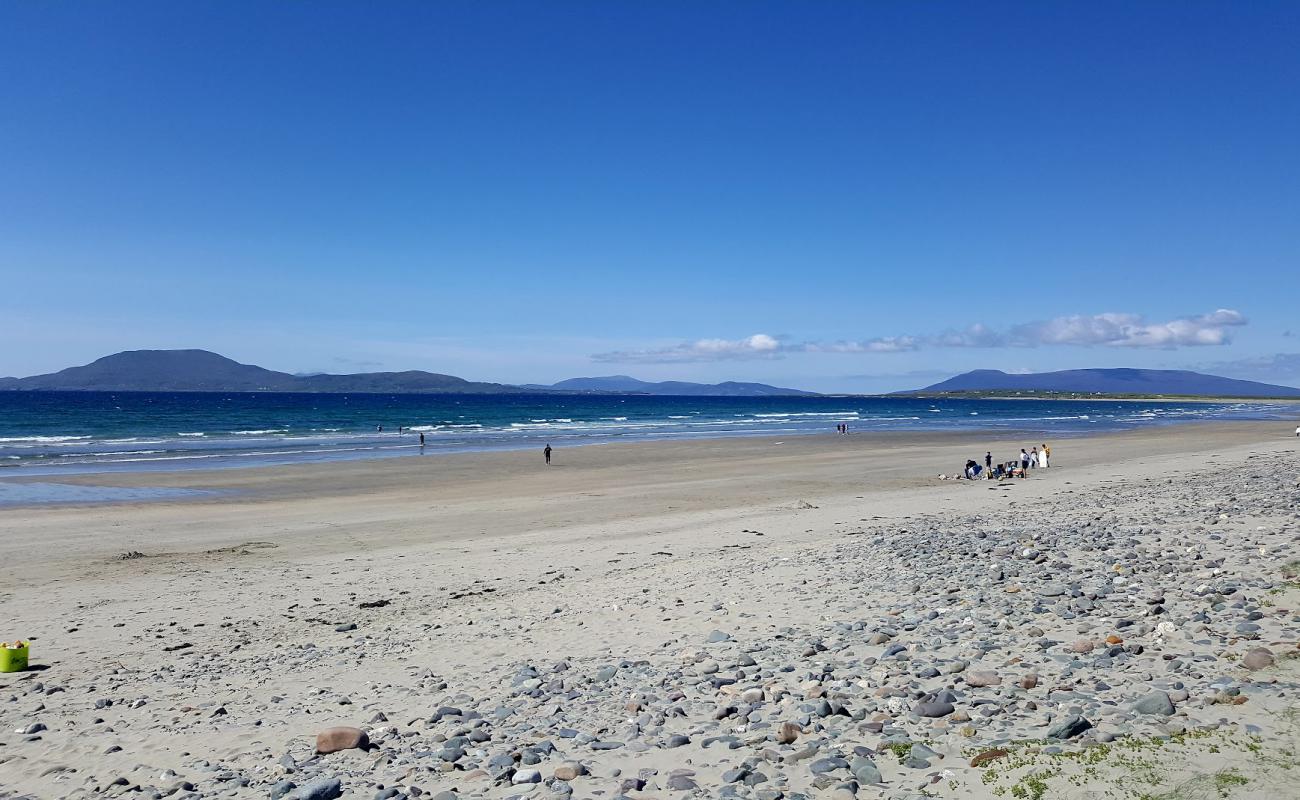 Foto af Carrownisky Beach med let sand og småsten overflade