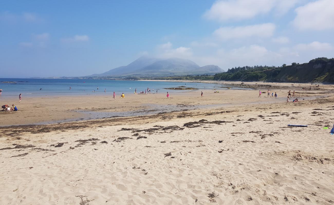 Foto af Old Head Beach med lys sand overflade