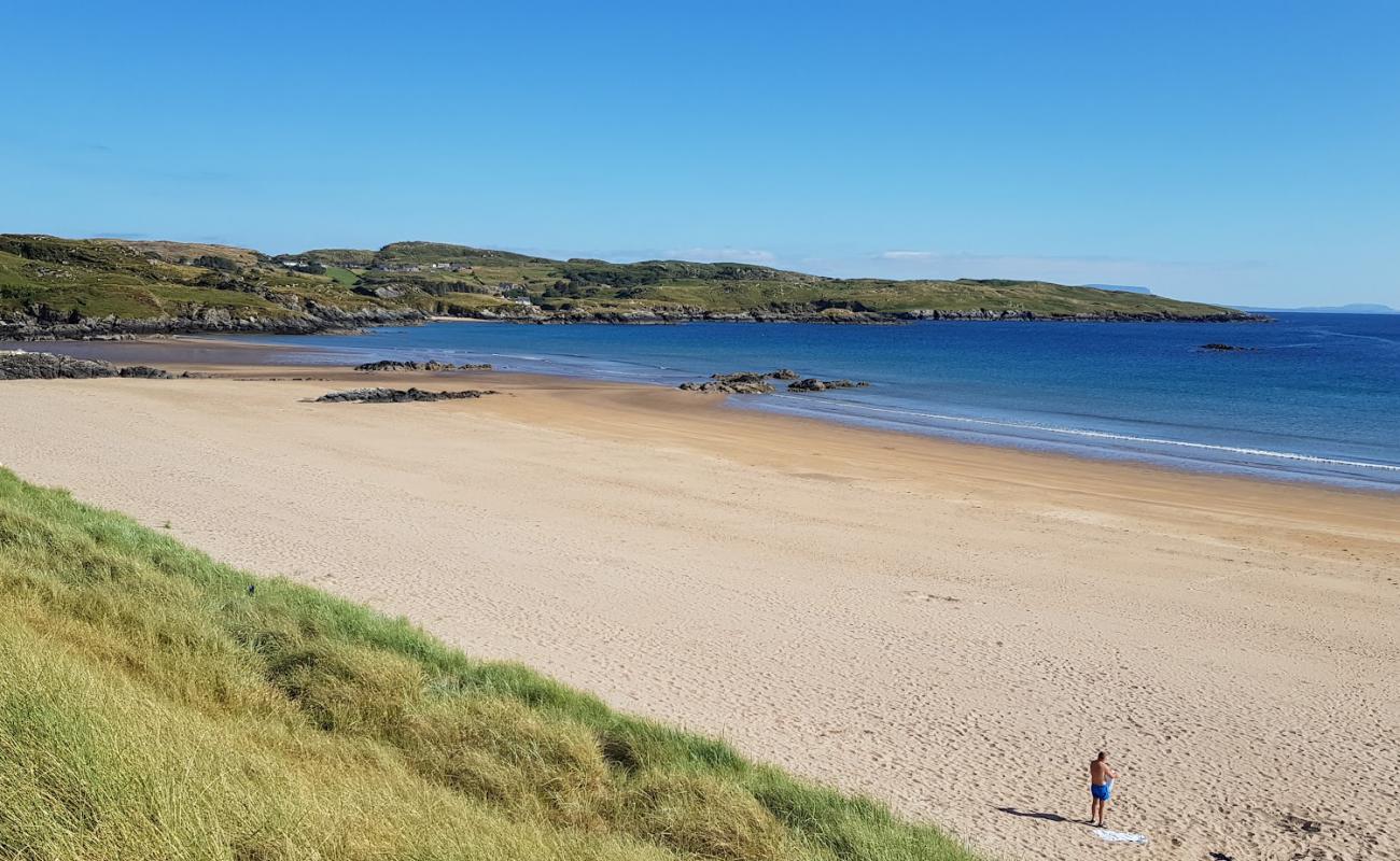 Foto af Fintra Beach med lys sand overflade