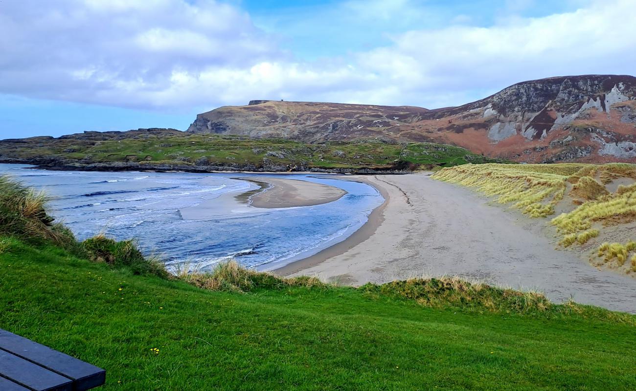 Foto af Glencolumbkille Beach med lys sand overflade