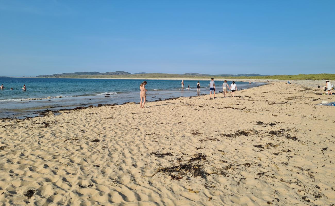 Foto af Pollan Beach med let sand og småsten overflade