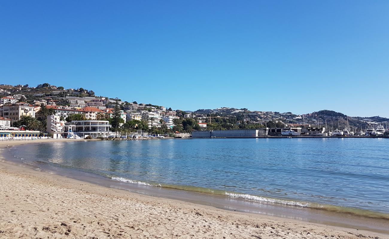 Foto af Spiaggia di Sanremo med brunt sand overflade