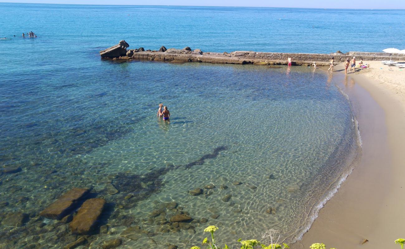 Foto af Bagni La Brezza med fin brunt sand overflade