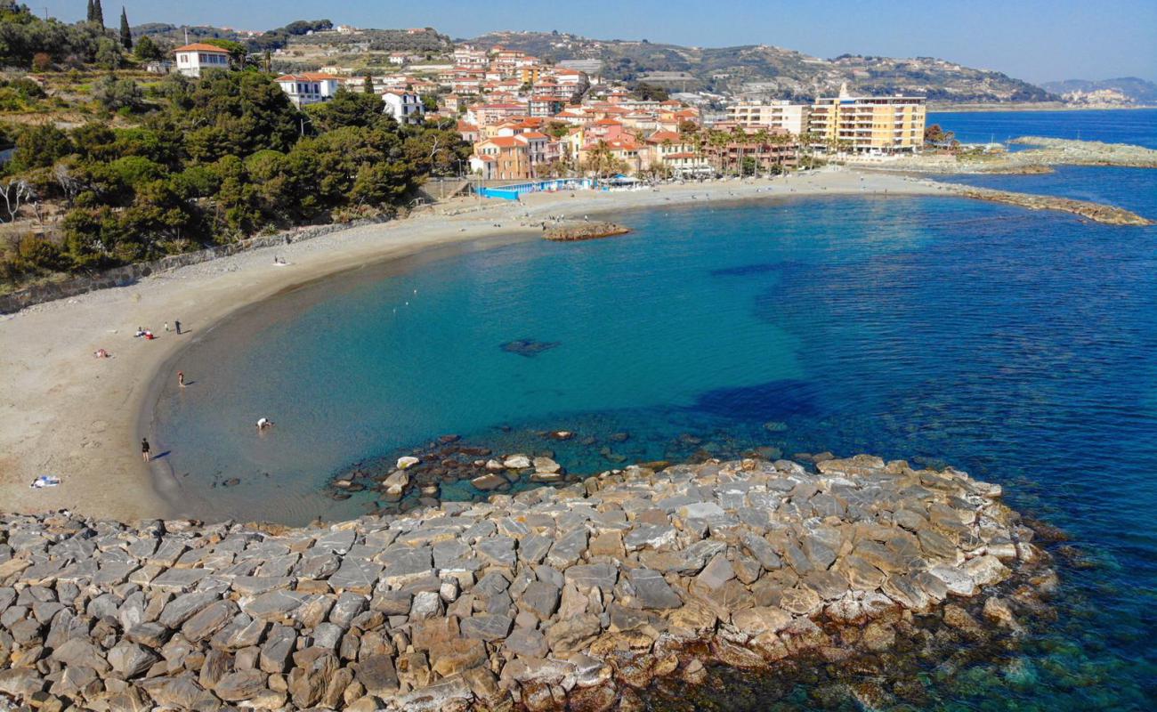 Foto af St. Lorenzo al Mare Stranden med brunt sand overflade