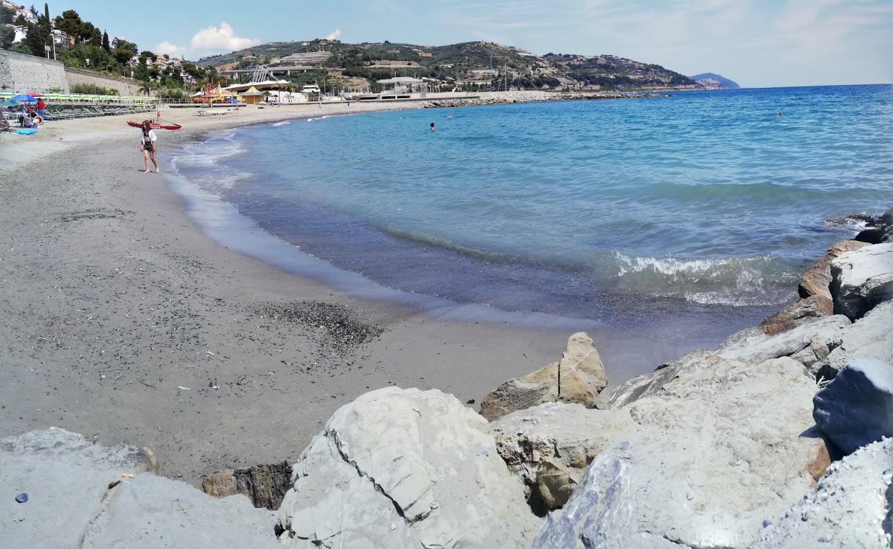 Foto af Ponticelli beach med brunt sand overflade