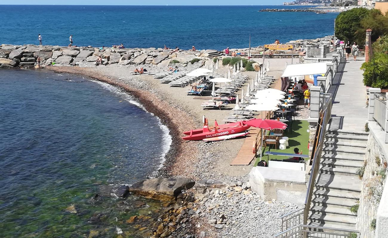 Foto af Foce beach med gråt sand og småsten overflade