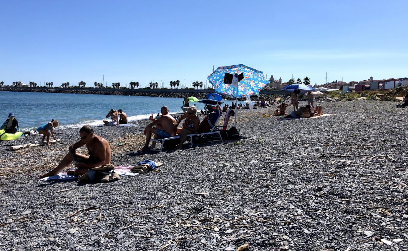 Foto af Parco Urbano beach med grå fin sten overflade