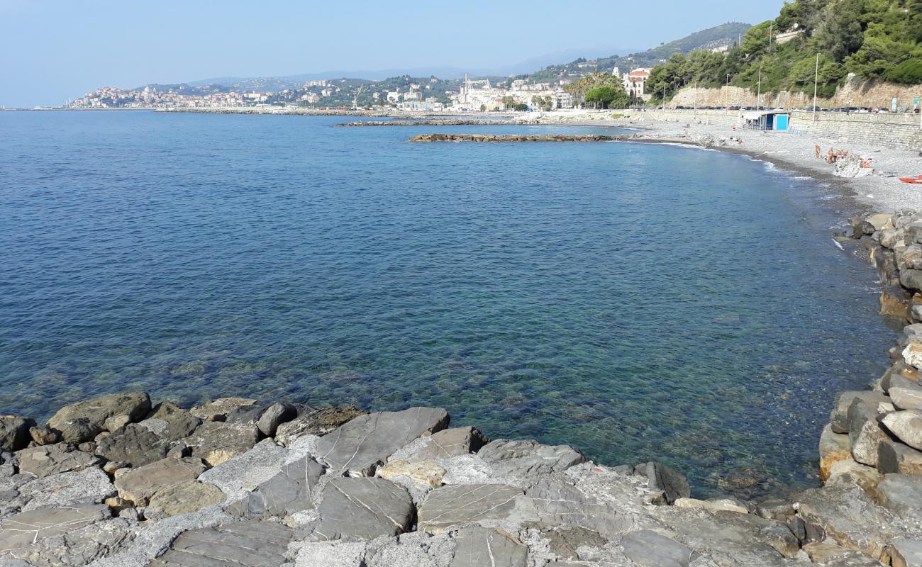 Foto af Novaro beach med grå sten overflade