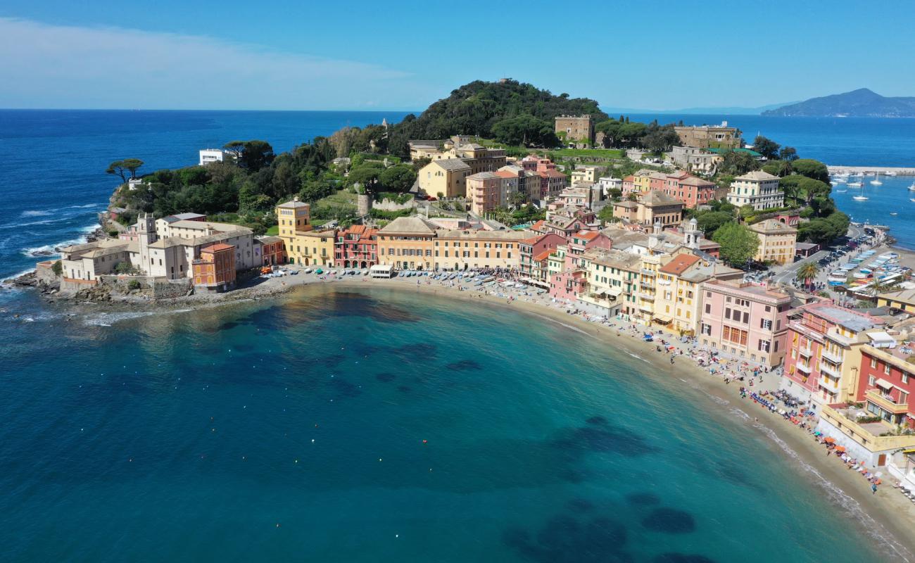 Foto af Spiaggia Baia del Silenzio med brunt sand overflade