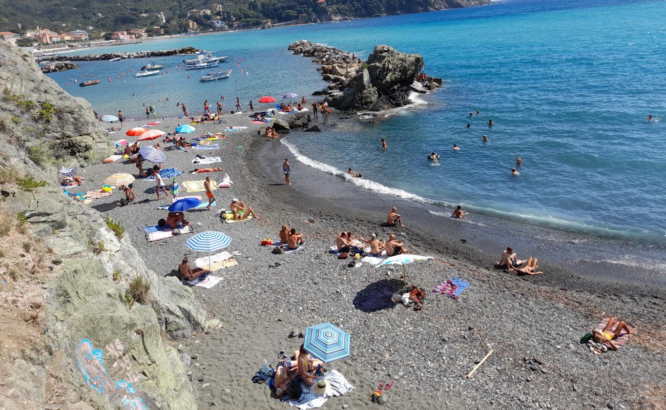 Foto af Spiaggia Vallesanta med grå fin sten overflade