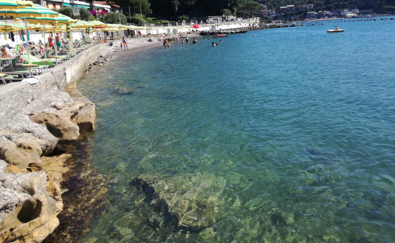 Foto af Arenella beach med grå fin sten overflade