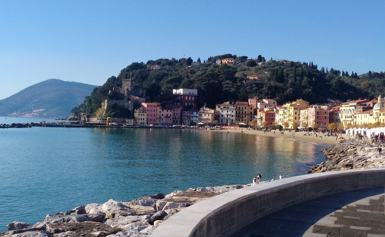 Foto af Spiaggia di San Terenzo med brunt sand overflade