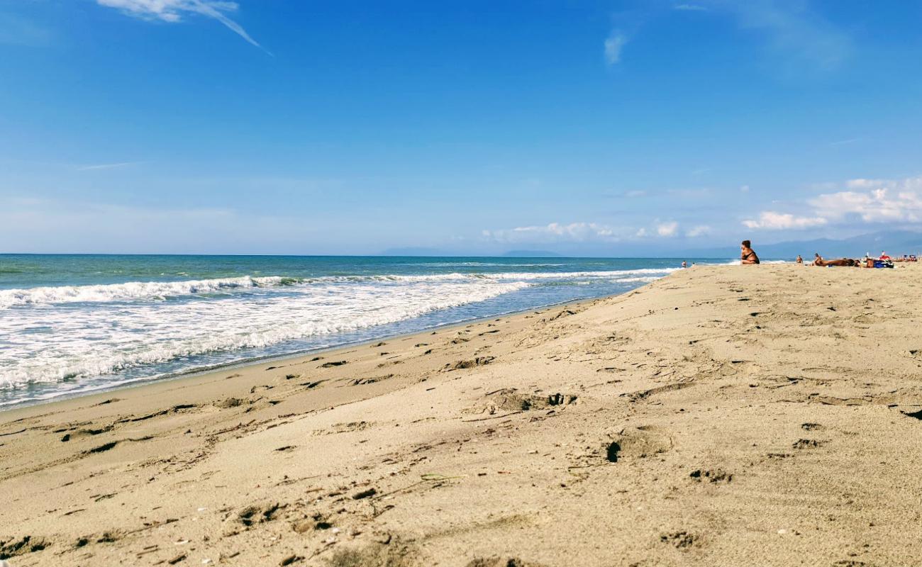 Foto af Spiaggia della Lecciona med lys sand overflade