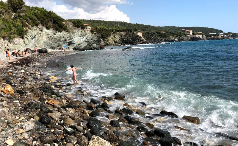 Foto af Fortullino beach II med sten overflade