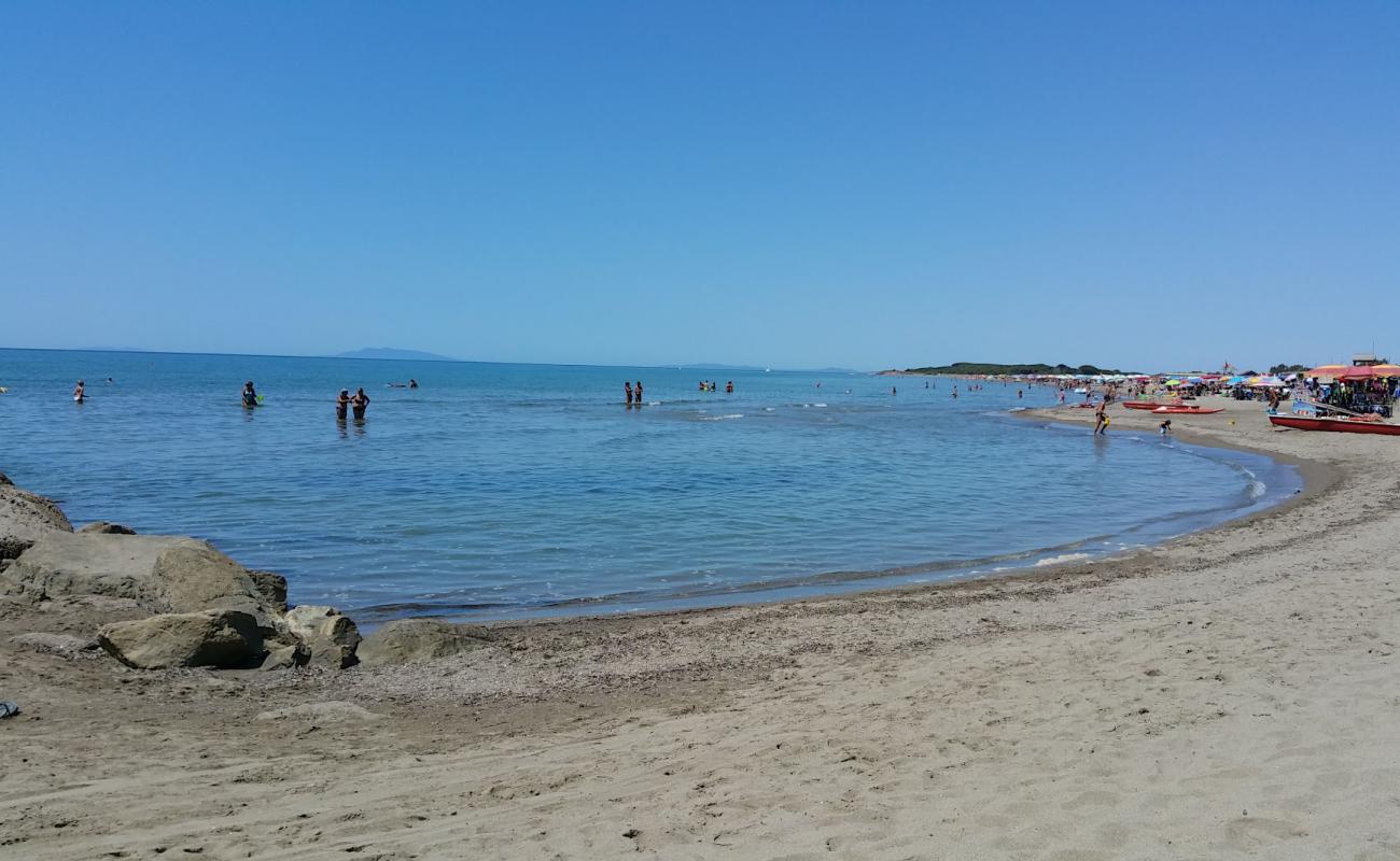 Foto af Er Corsaro beach med brunt sand overflade