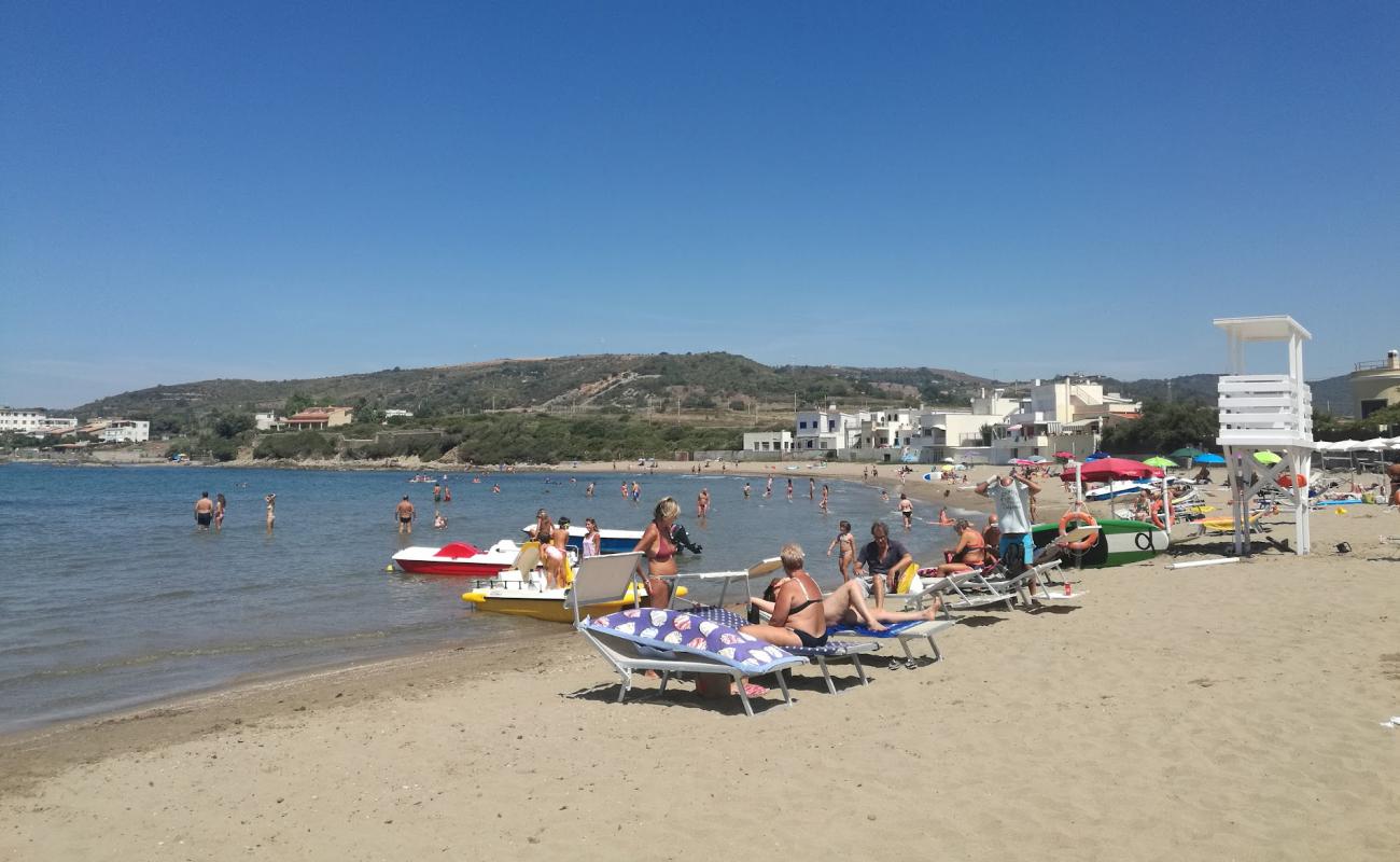 Foto af Spiaggia "la Toscana" med brunt sand overflade