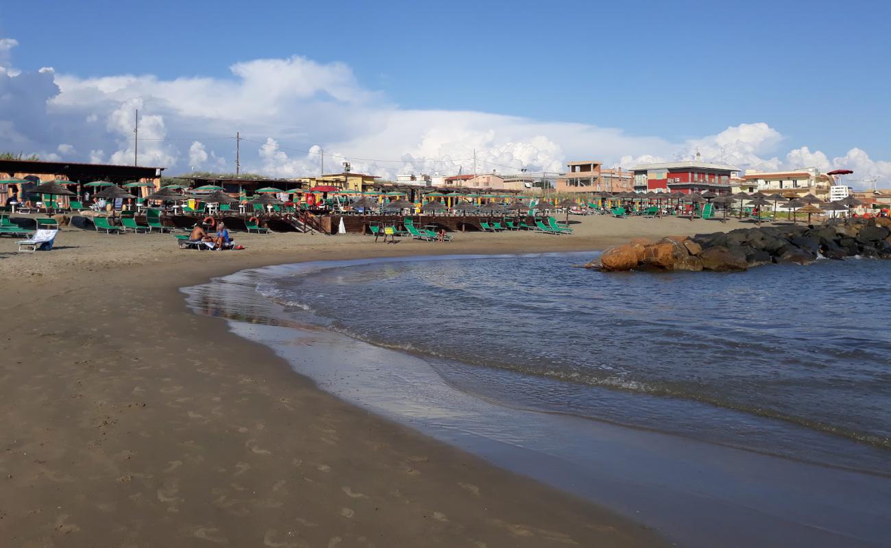 Foto af Il Covo Beach med brunt sand overflade