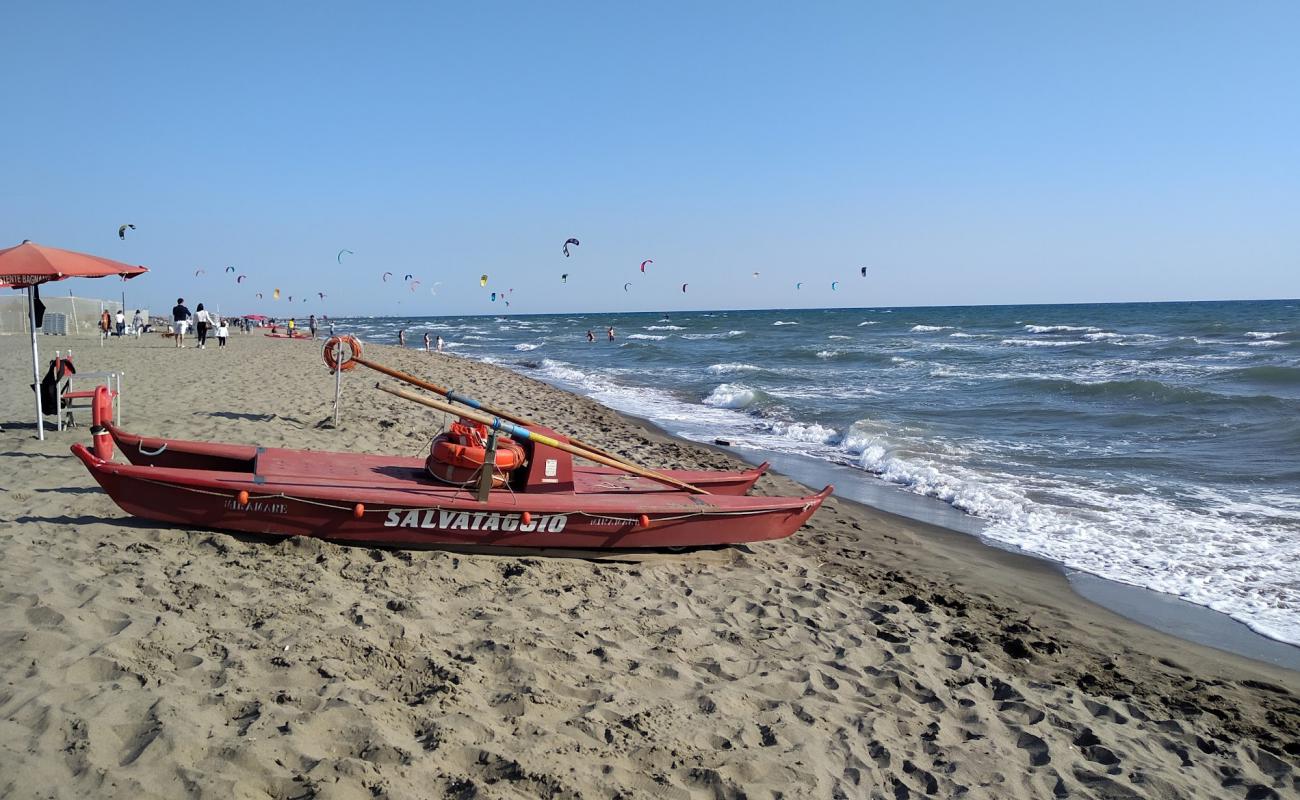 Foto af Bocca di Leone beach med brunt sand overflade