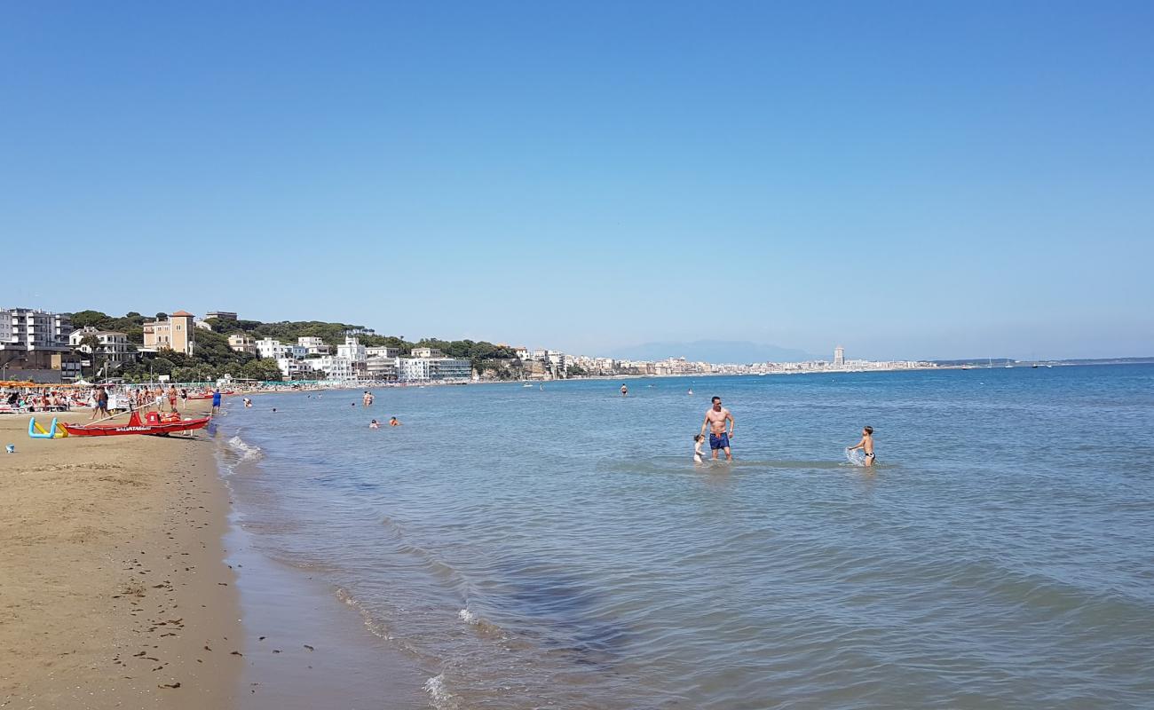 Foto af Anzio Strand med brunt sand overflade