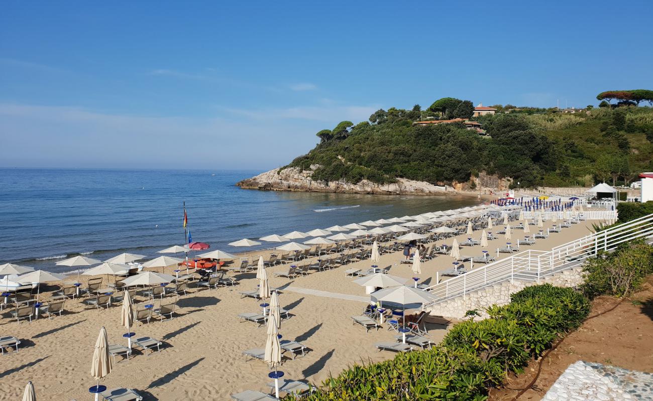 Foto af Spiaggia dell'Ariana med fin brunt sand overflade