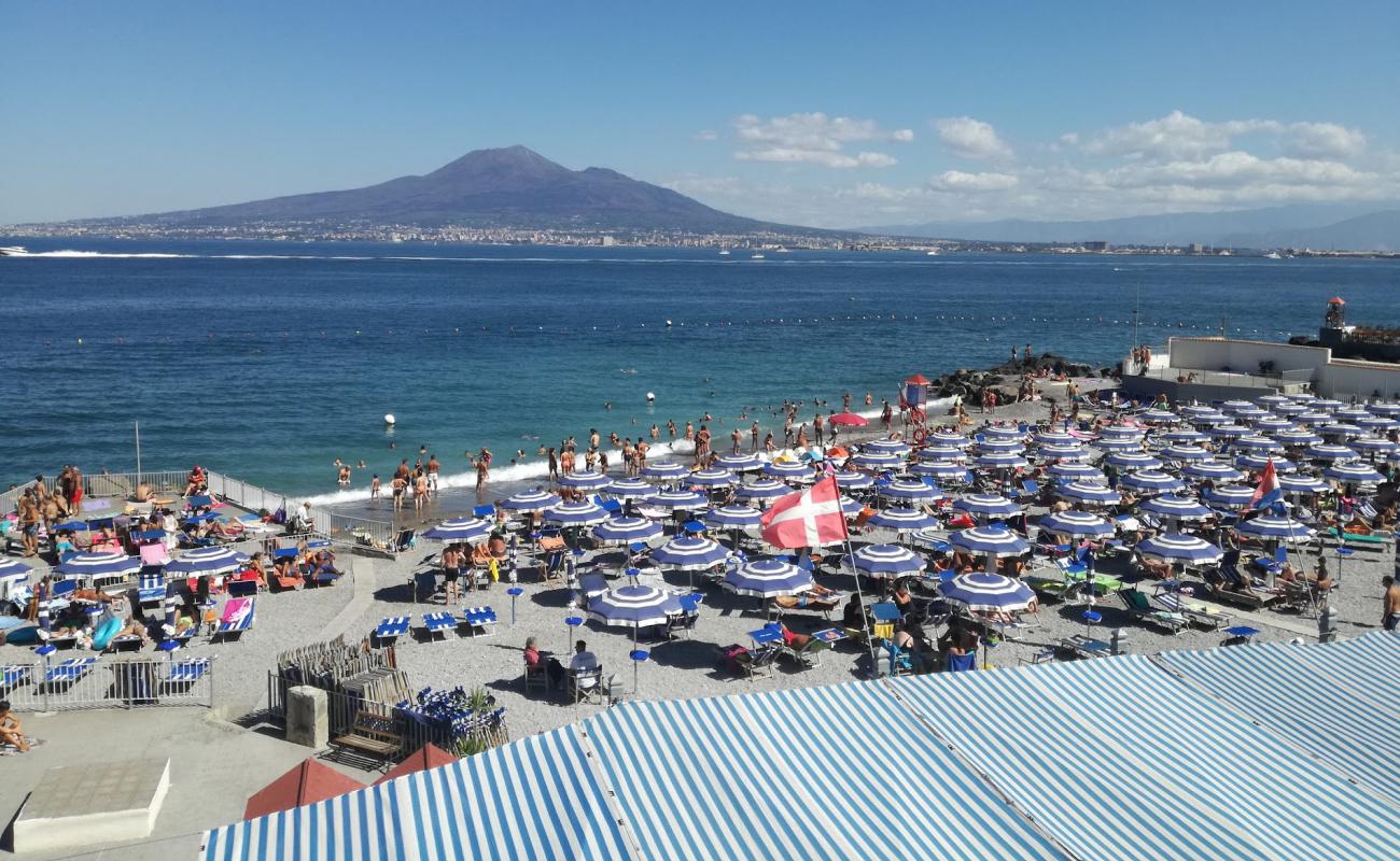 Foto af Pozzano beach med grå fin sten overflade