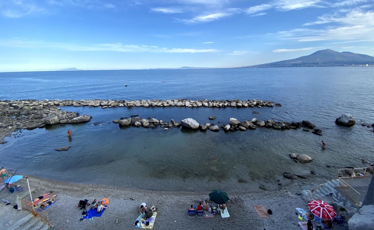 Foto af Stone beach II med grå fin sten overflade