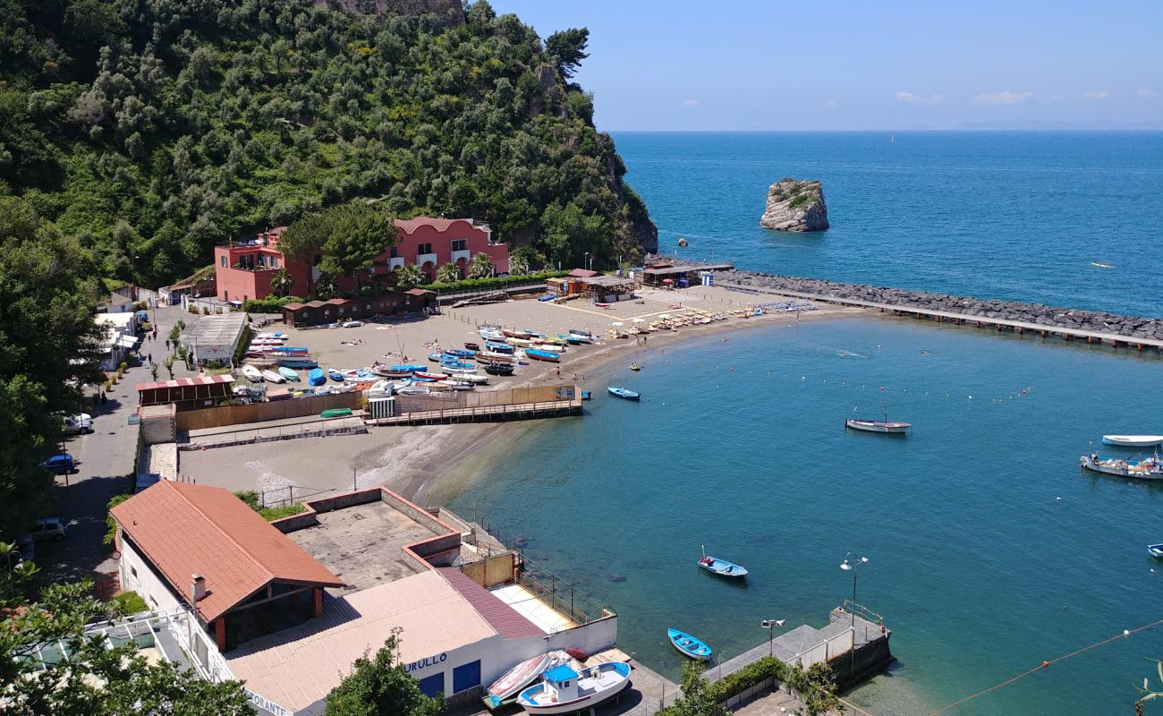 Foto af Spiaggia Vico Equense med gråt sand og småsten overflade