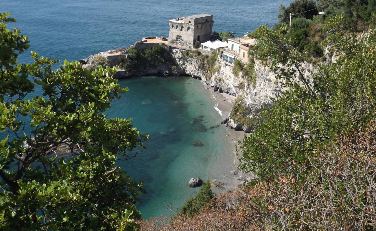 Foto af Spiaggia del Cauco med grå fin sten overflade