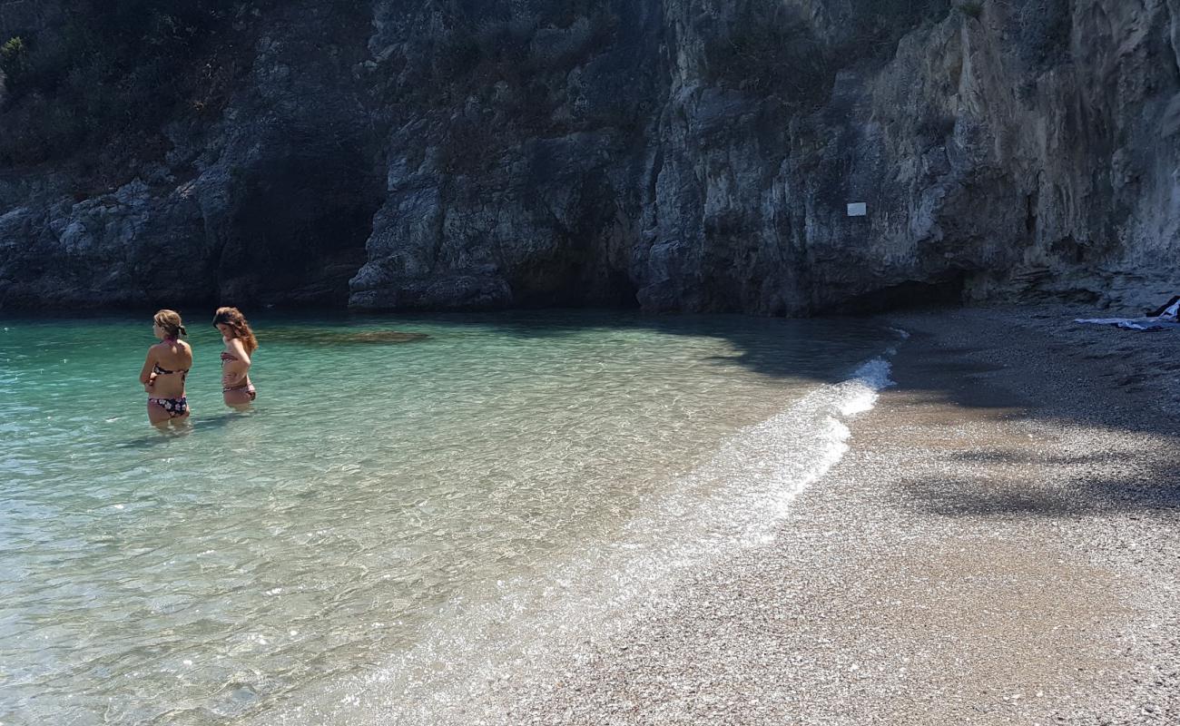 Foto af Spiaggia dei Limoni med grå fin sten overflade