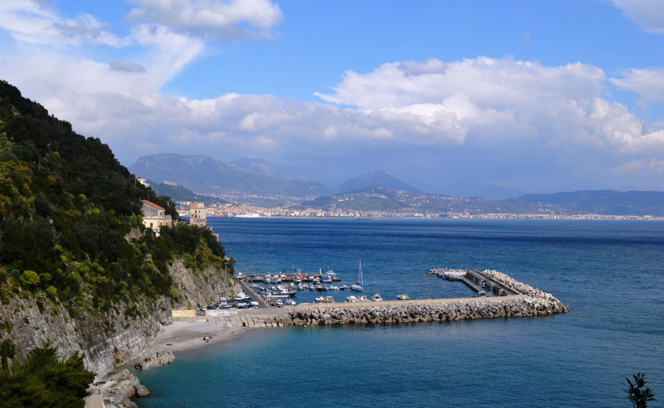 Foto af Porto di Cetara beach med grå fin sten overflade