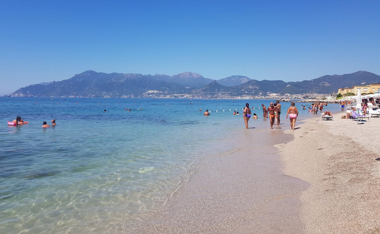 Foto af Salerno Strand med lys sand overflade