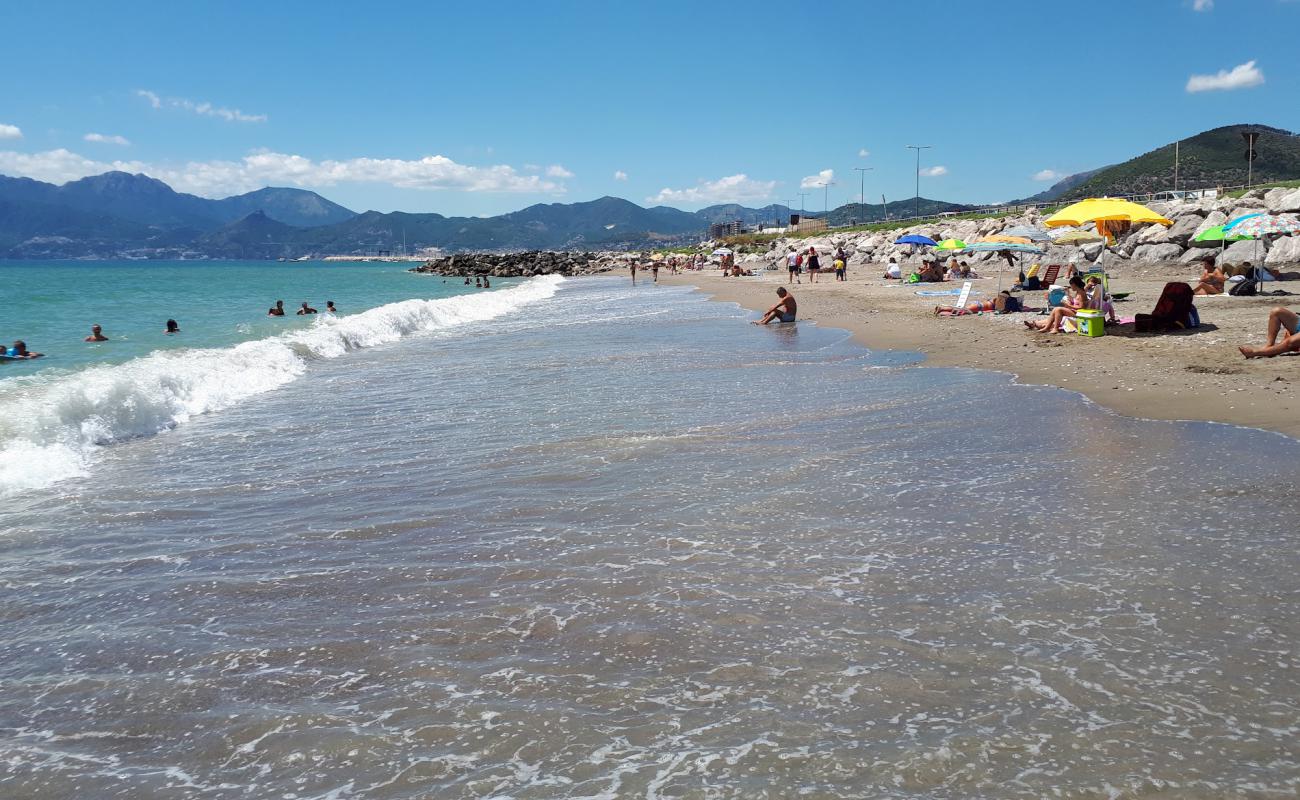 Foto af Arechi beach III med sort sand og småsten overflade