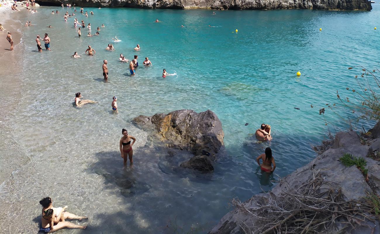 Foto af Pozzallo Strand med grå fin sten overflade