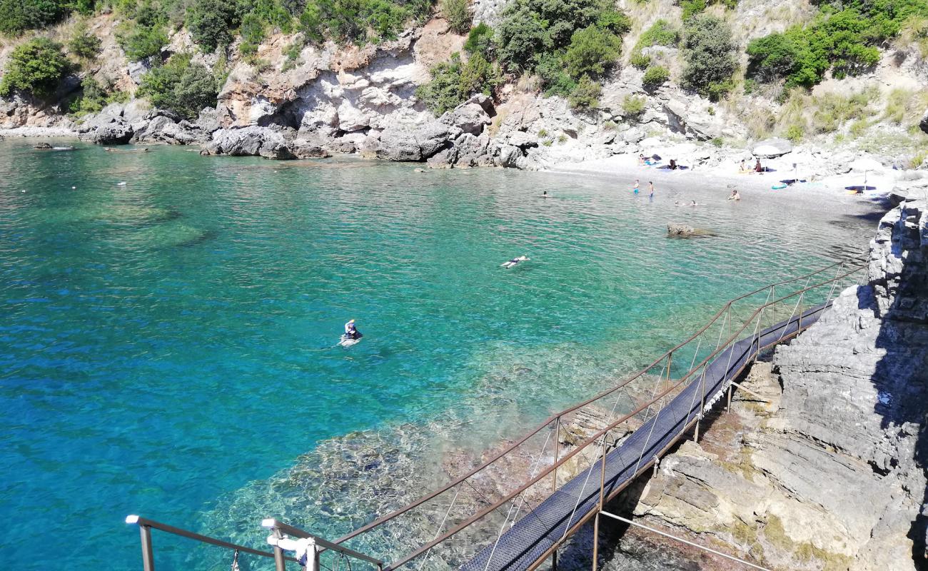 Foto af Scario wild beach med grå sten overflade