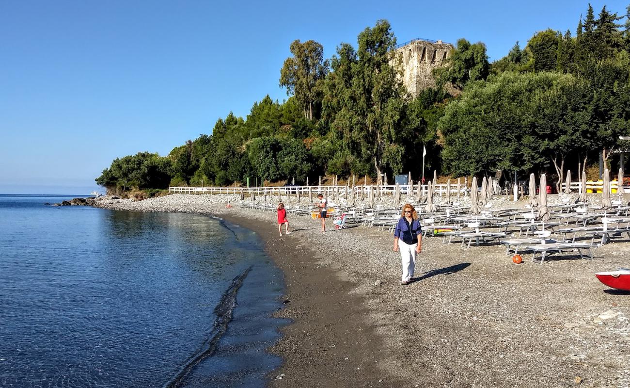 Foto af Marina dell'Olivo med gråt sand og småsten overflade