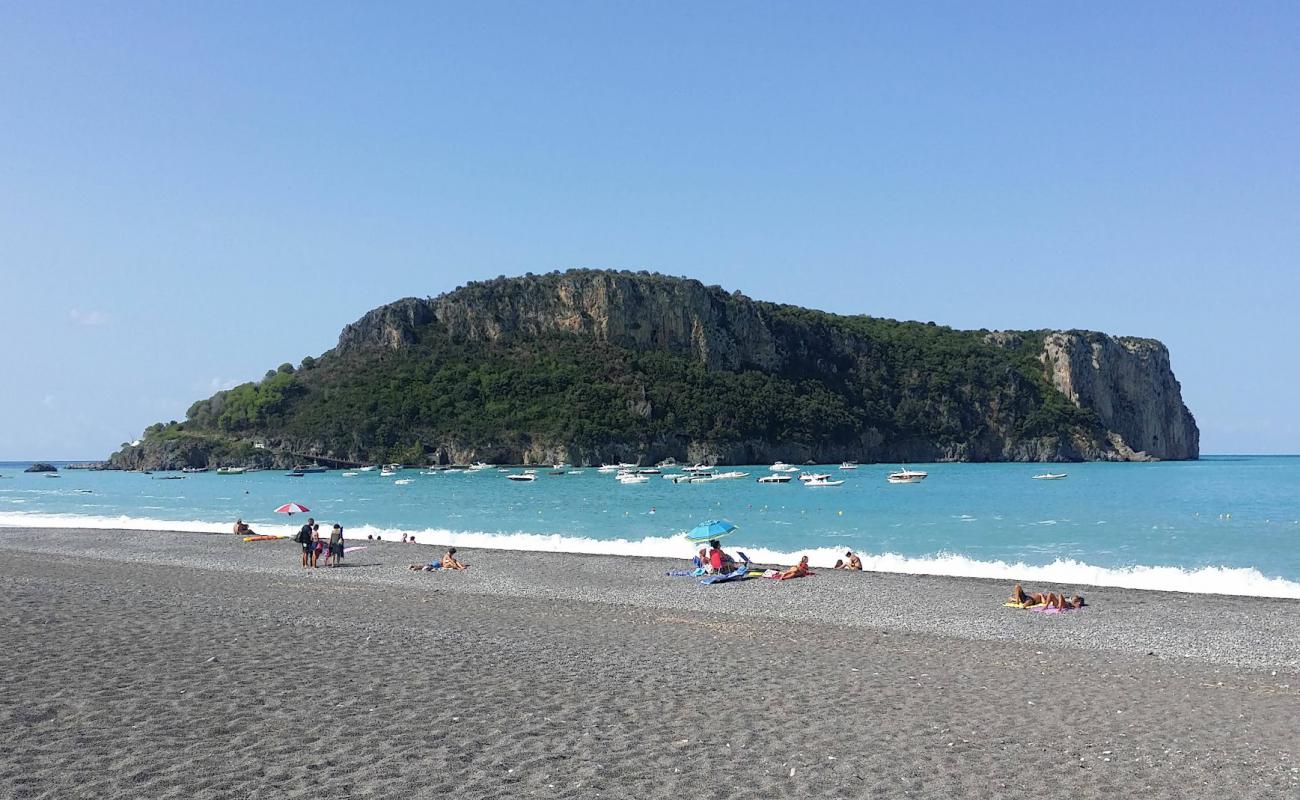 Foto af Spiaggia Praia a Mare med grå fin sten overflade