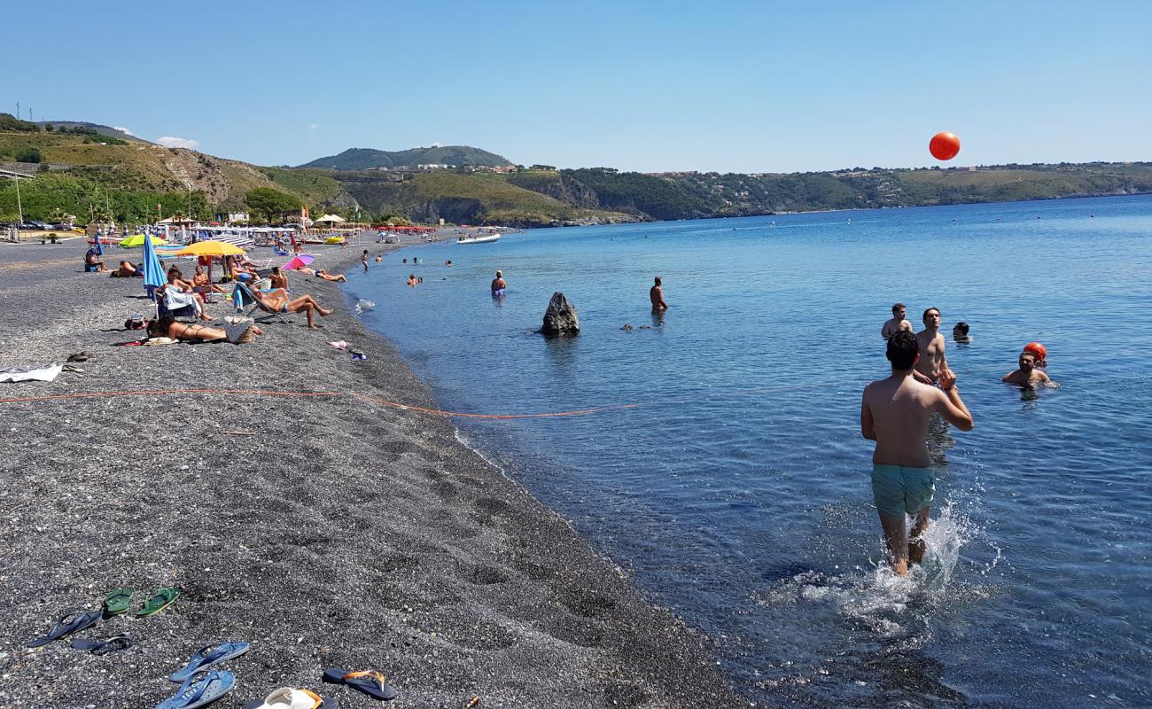 Foto af Spiaggia Fiuzzi med grå fin sten overflade