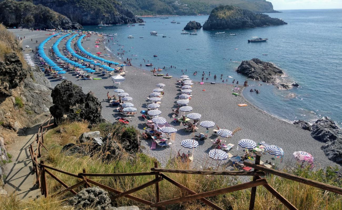 Foto af Atrigna beach med grå fin sten overflade