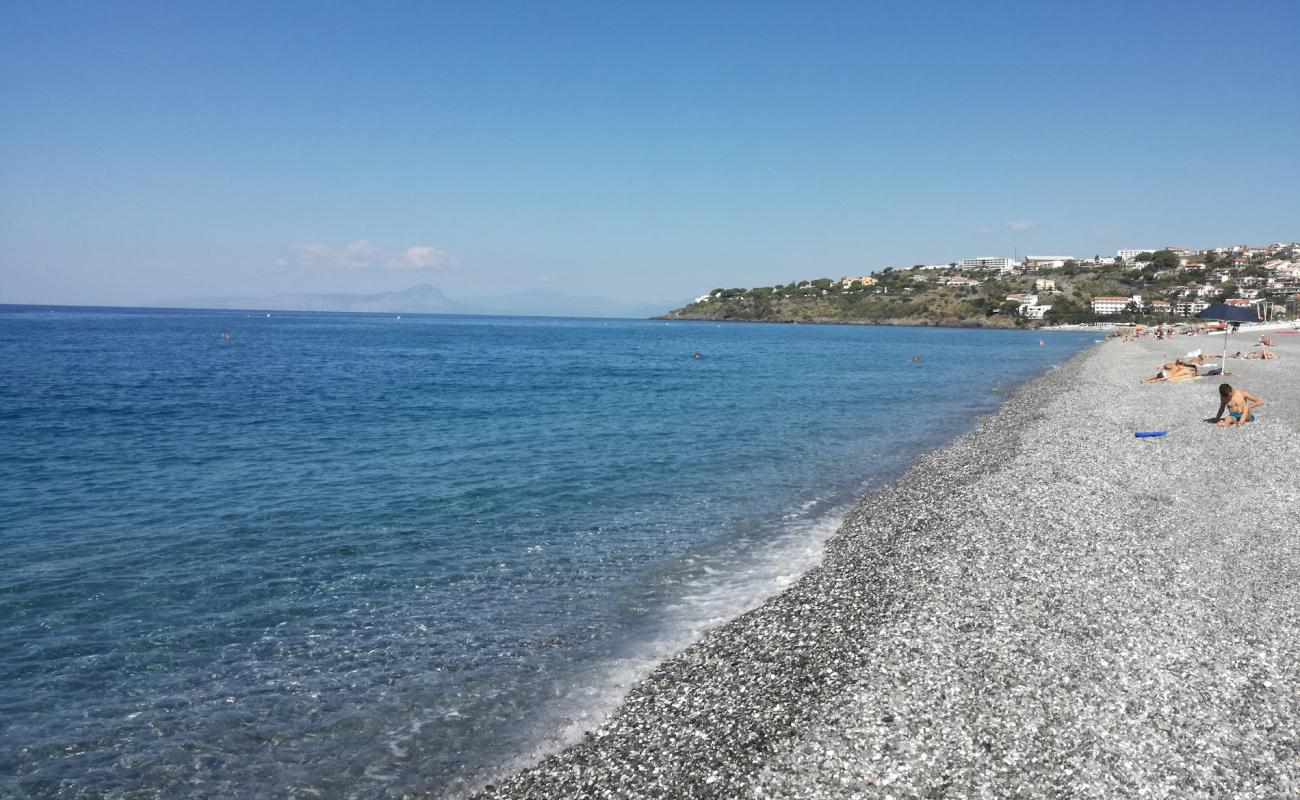 Foto af Scalea Strand med grå sand overflade