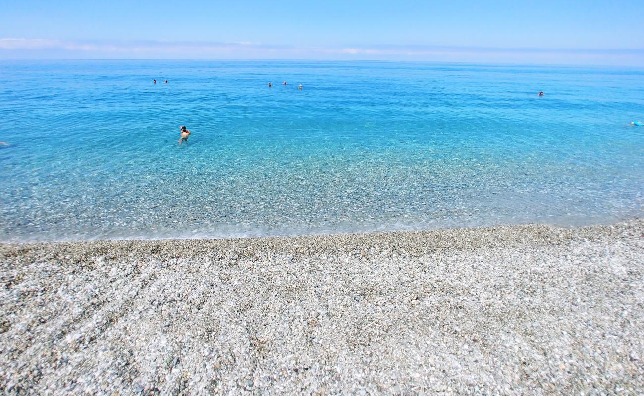 Foto af Pezzalonga beach med grå fin sten overflade