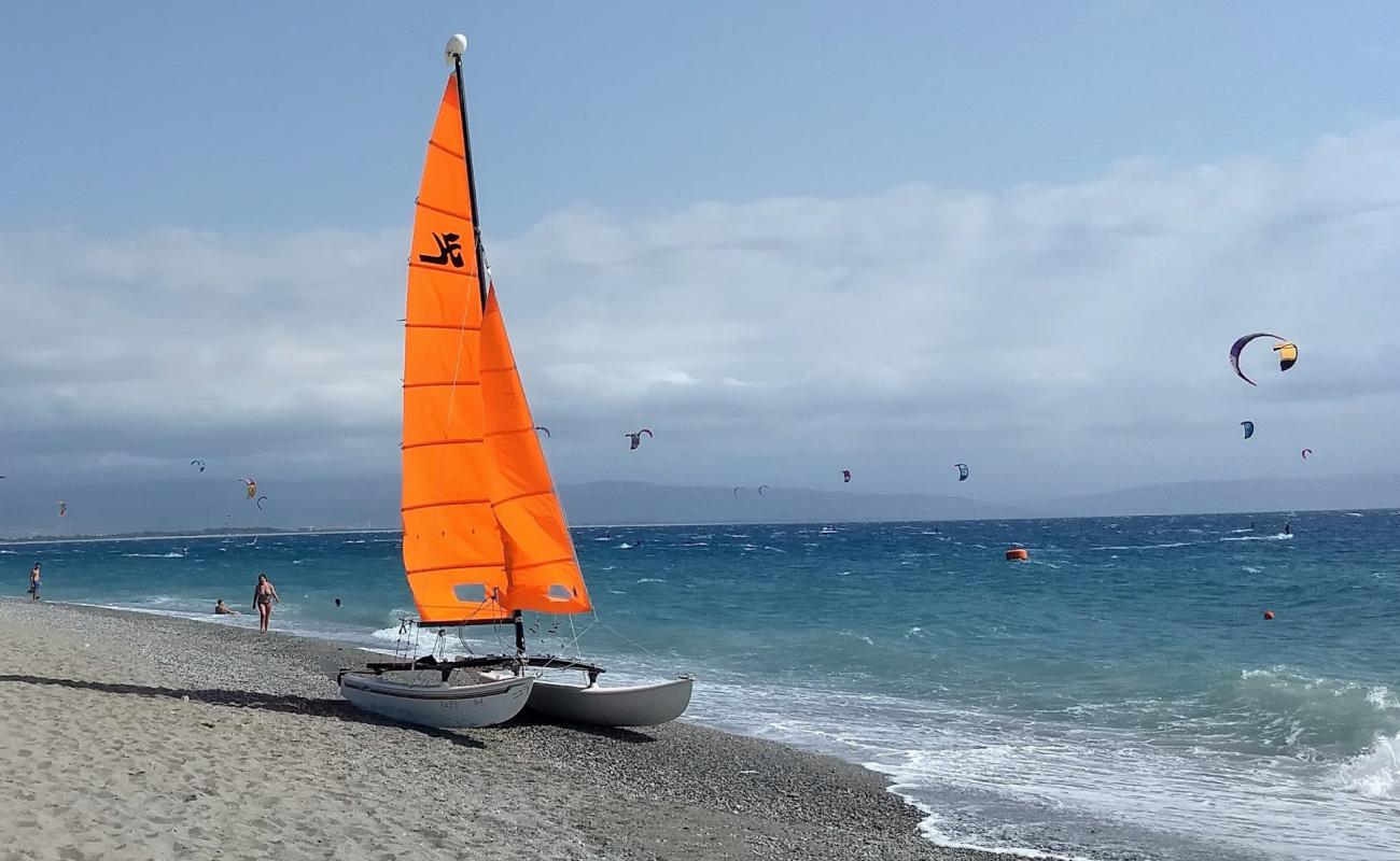 Foto af Coolbay beach med grå sand overflade