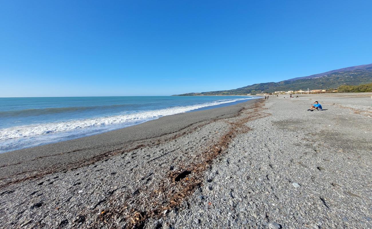 Foto af Spiaggia Cafarone med grå fin sten overflade