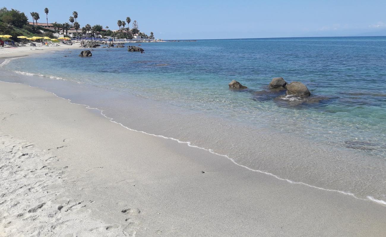 Foto af Spiaggia Buccarelli med lys sand overflade